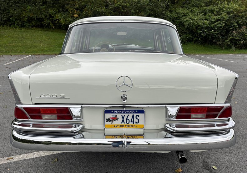 1966 Mercedes-Benz 230 S 57