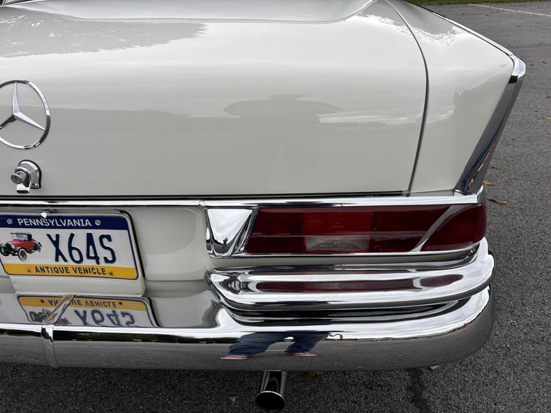 1966 Mercedes-Benz 230 S 59