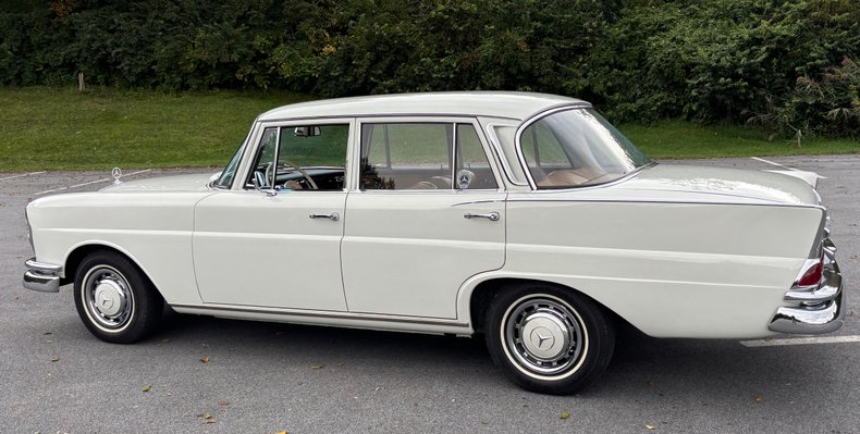 1966 Mercedes-Benz 230 S 67