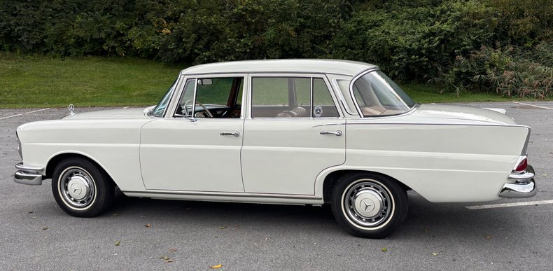 1966 Mercedes-Benz 230 S 66