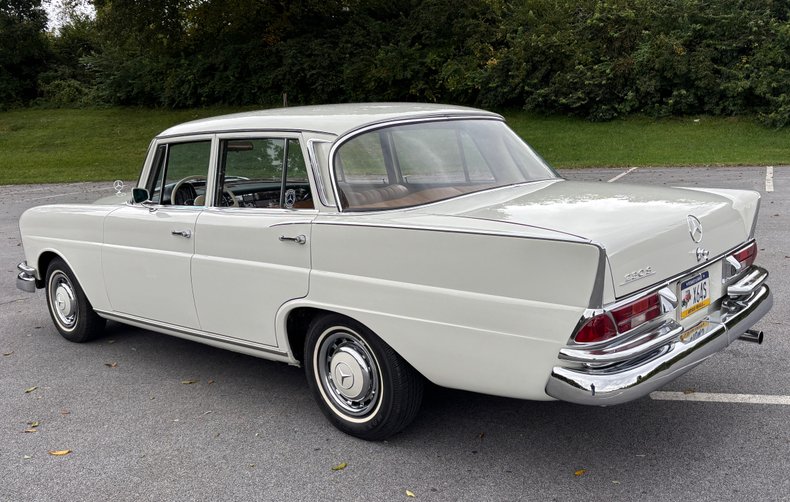 1966 Mercedes-Benz 230 S 69