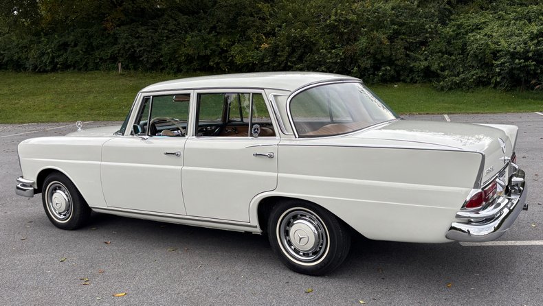 1966 Mercedes-Benz 230 S 68