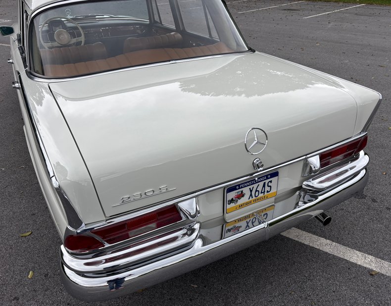 1966 Mercedes-Benz 230 S 72