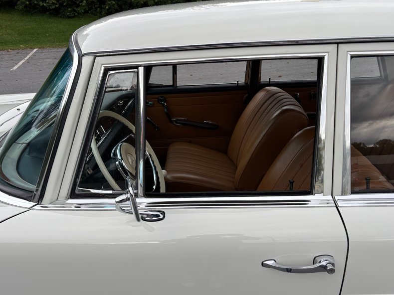 1966 Mercedes-Benz 230 S 76