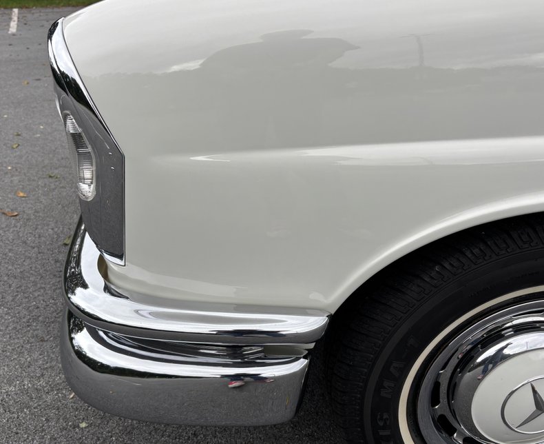 1966 Mercedes-Benz 230 S 80