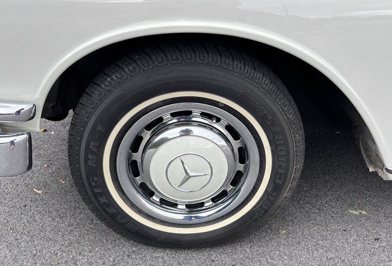 1966 Mercedes-Benz 230 S 79