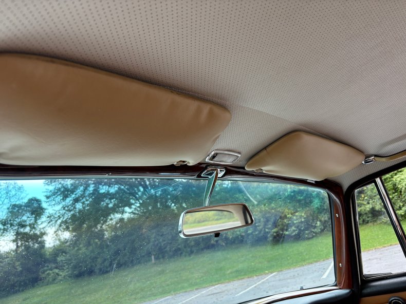 1966 Mercedes-Benz 230 S 89