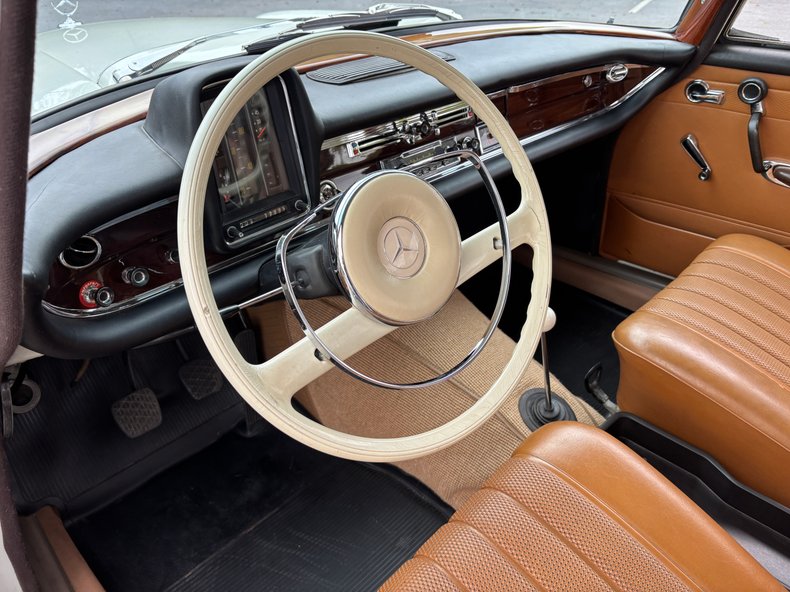 1966 Mercedes-Benz 230 S 88