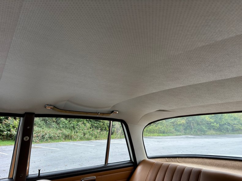 1966 Mercedes-Benz 230 S 90