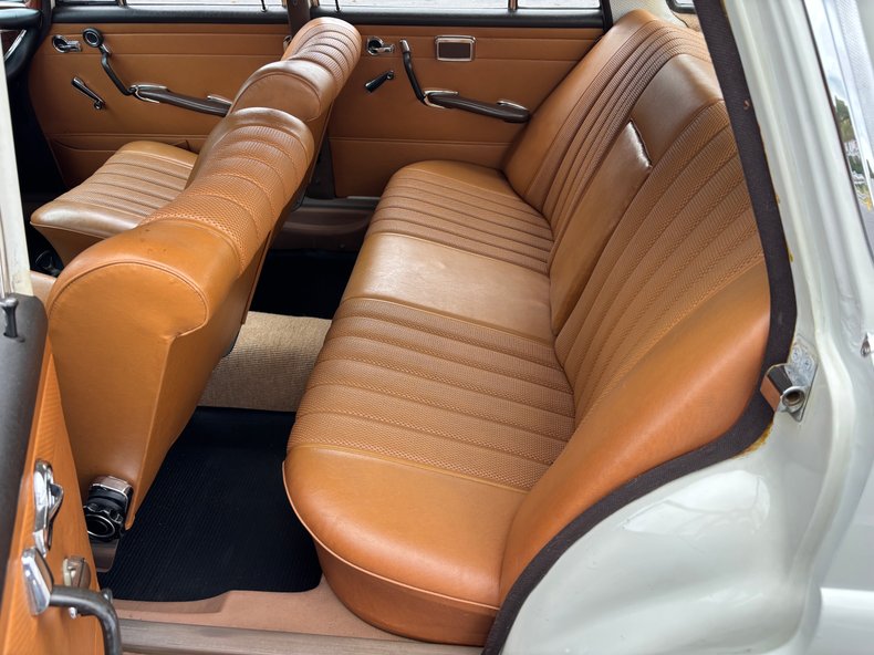 1966 Mercedes-Benz 230 S 94