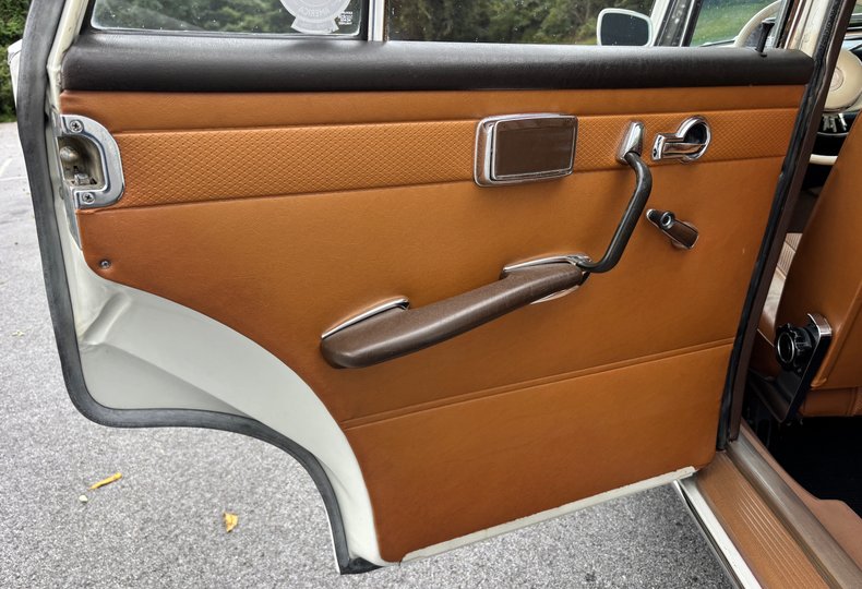 1966 Mercedes-Benz 230 S 95