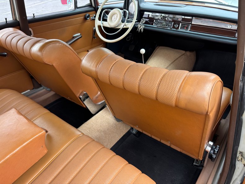 1966 Mercedes-Benz 230 S 97
