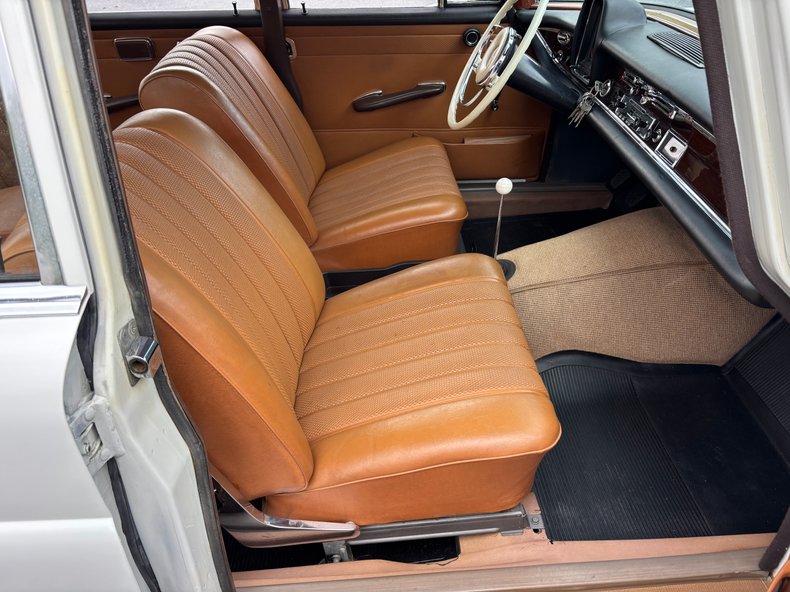1966 Mercedes-Benz 230 S 100