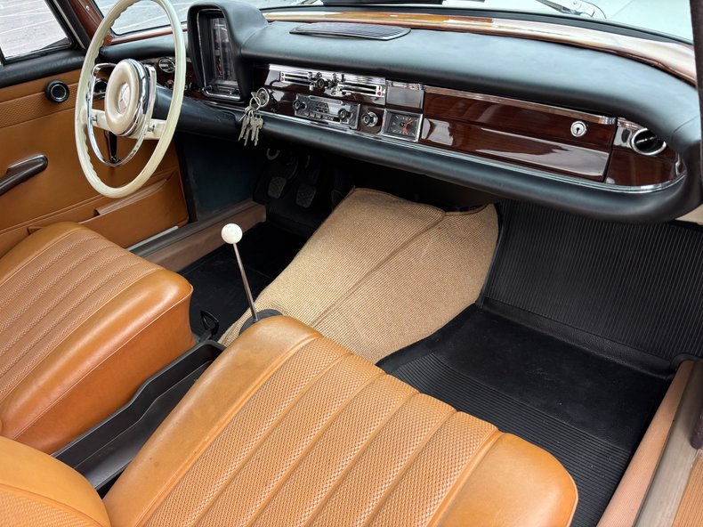 1966 Mercedes-Benz 230 S 101