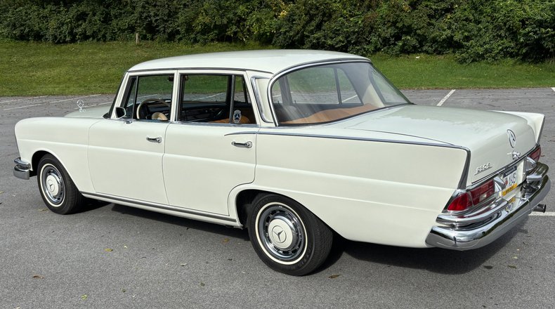 1966 Mercedes-Benz 230 S 115