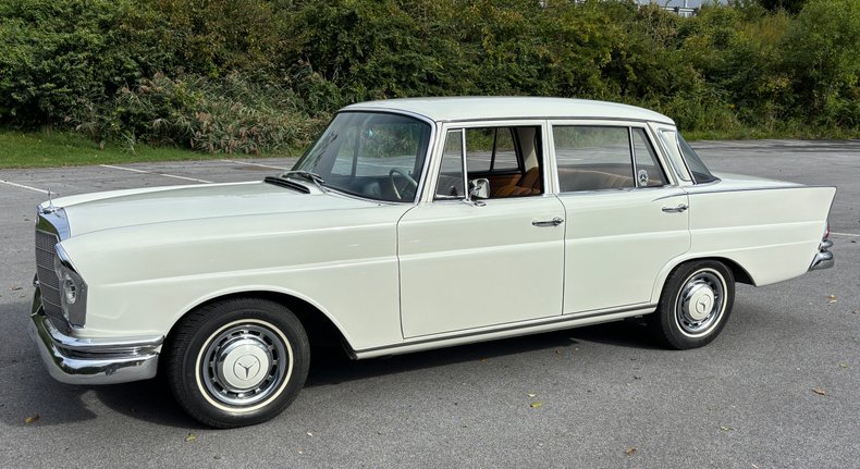 1966 Mercedes-Benz 230 S 117