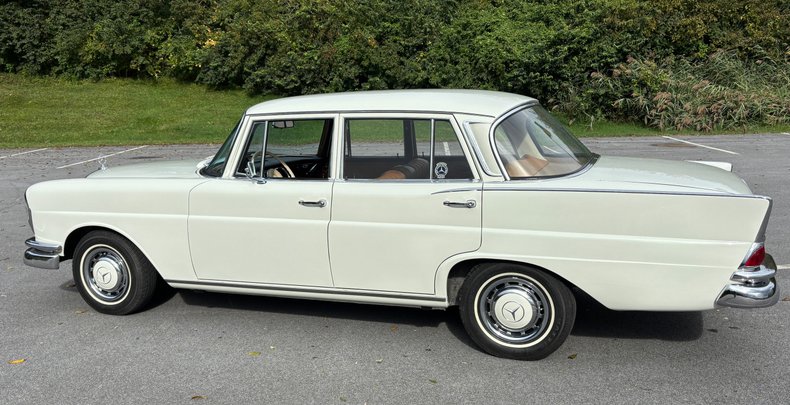 1966 Mercedes-Benz 230 S 116