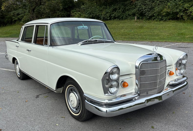1966 Mercedes-Benz 230 S 119