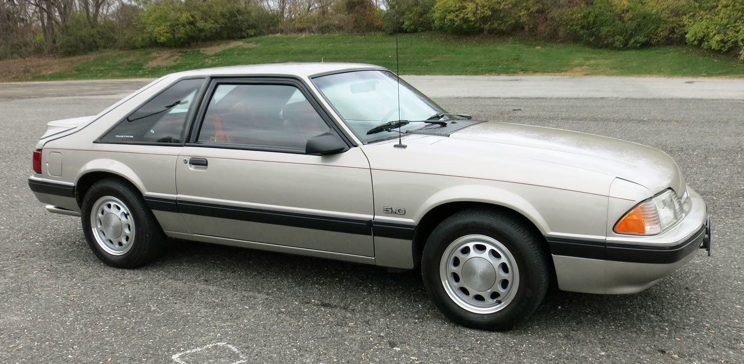 1990 ford mustang lx