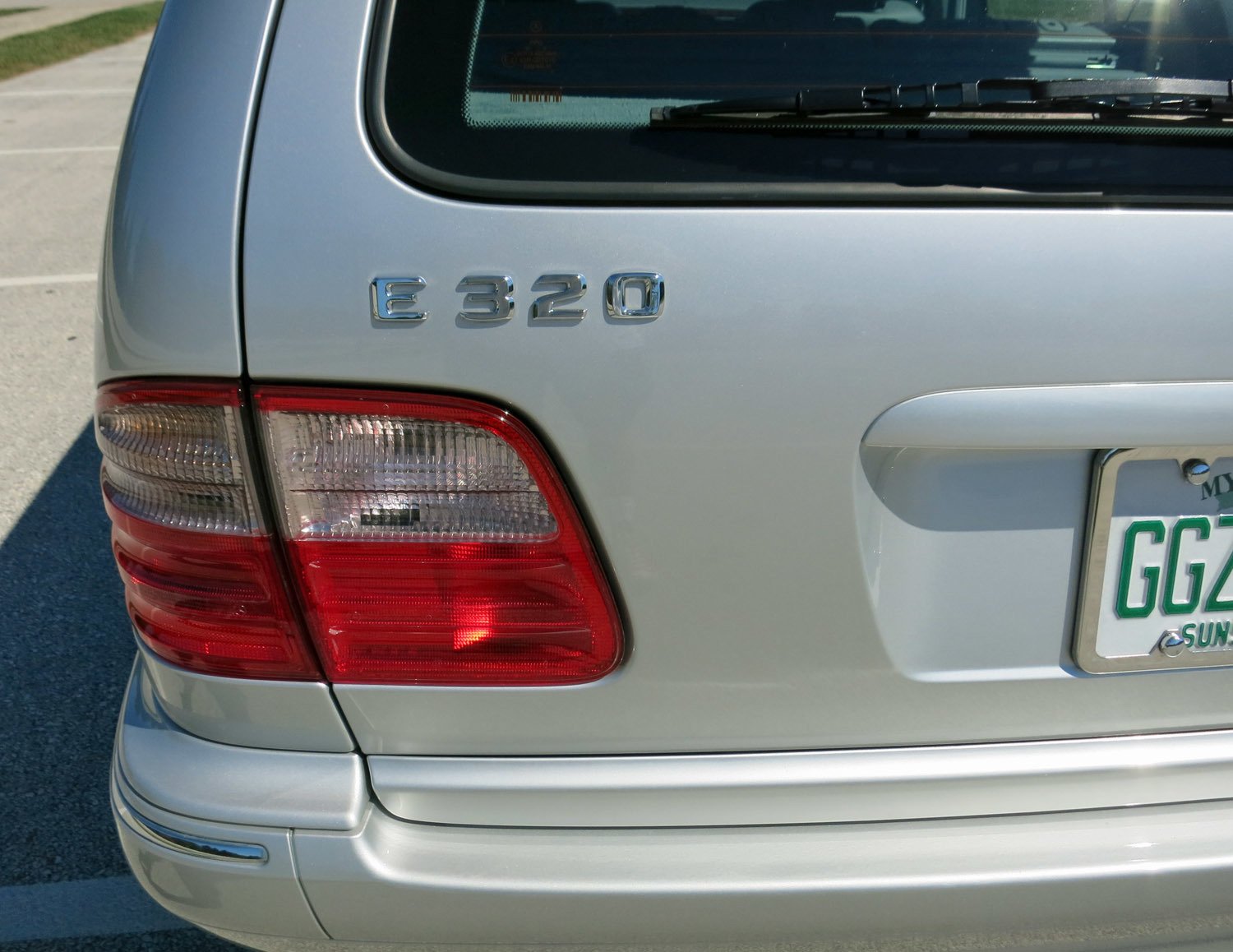 2000 Mercedes-Benz E320