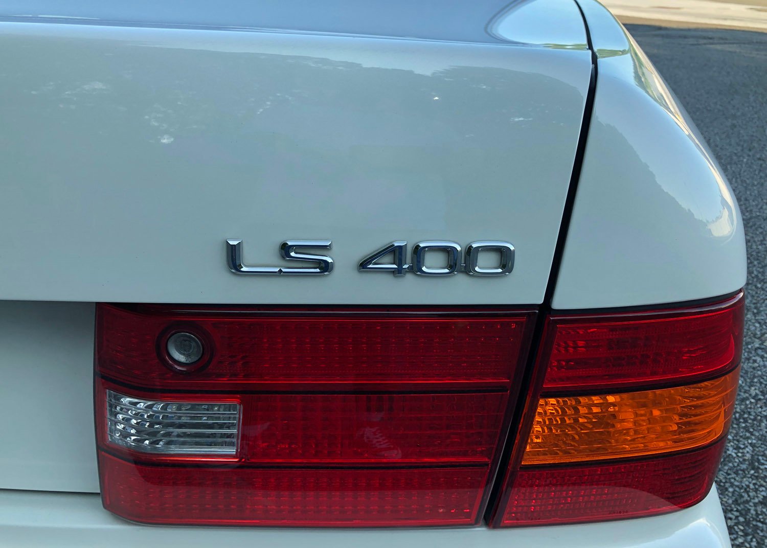 2000 Lexus LS400