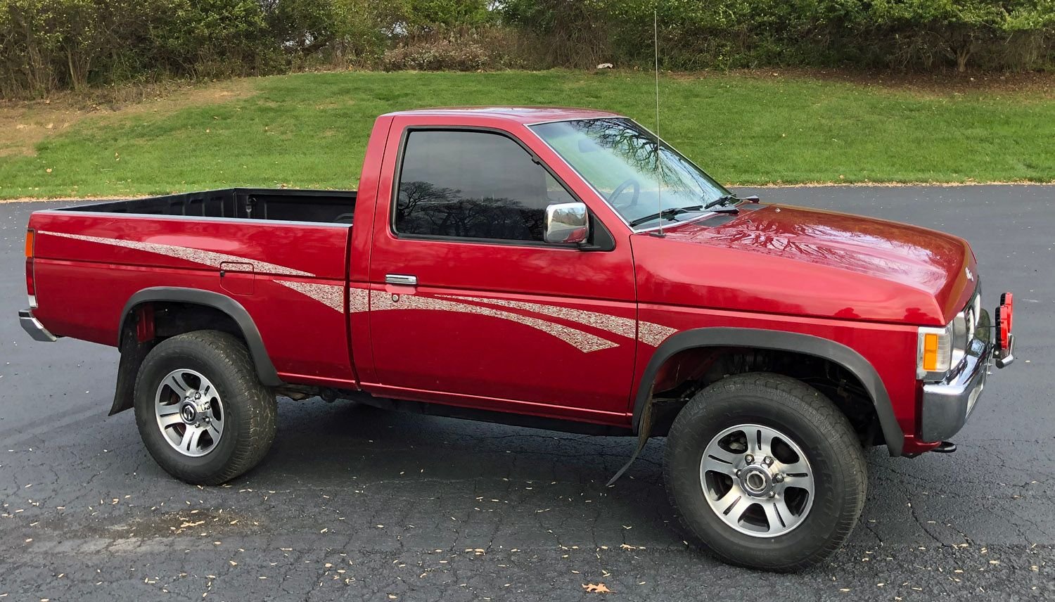 1997 Nissan XE Pick-up Truck