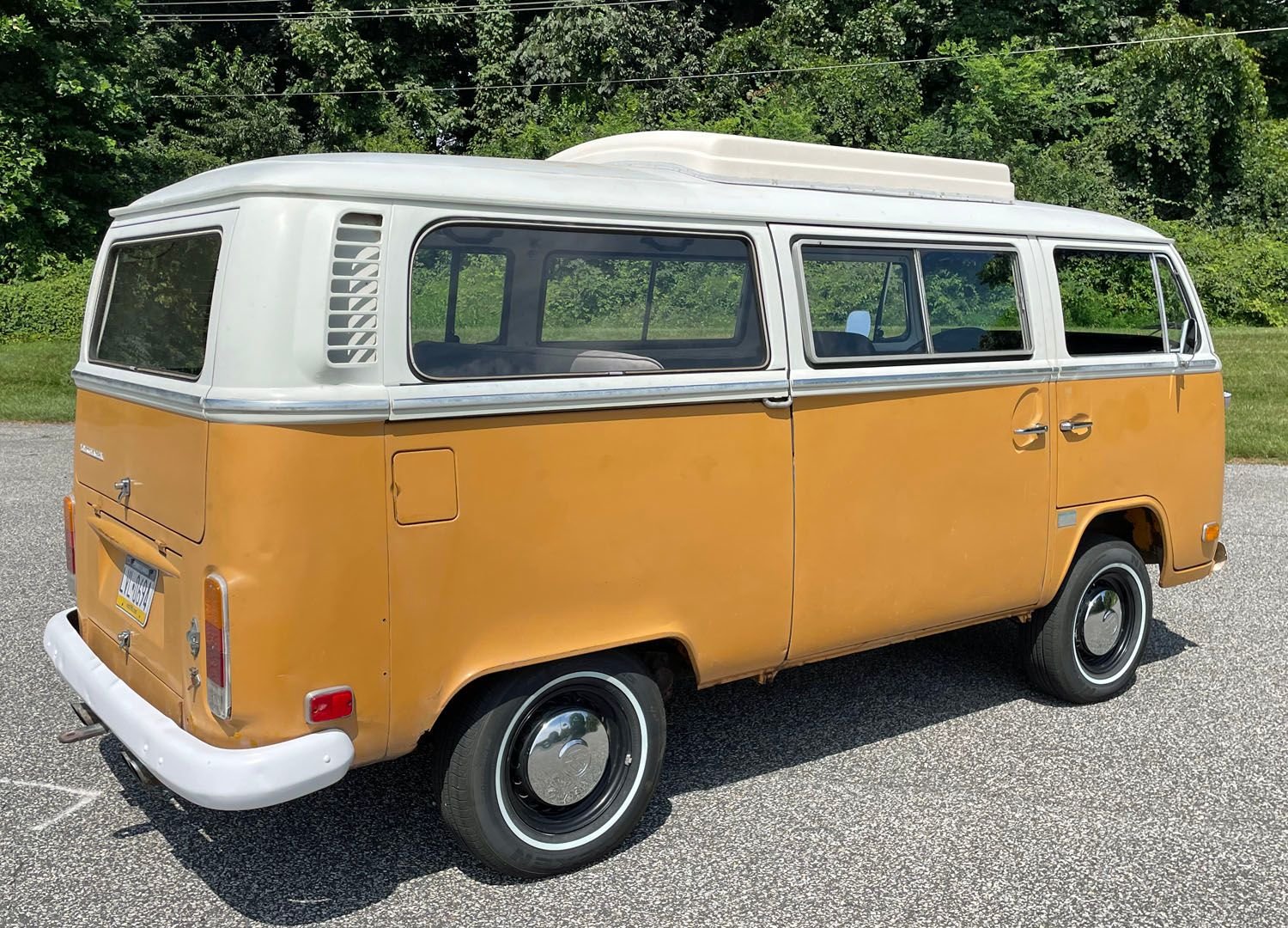 23064 | 1972 Volkswagen Bus Pop-top | Connors Motorcar Company