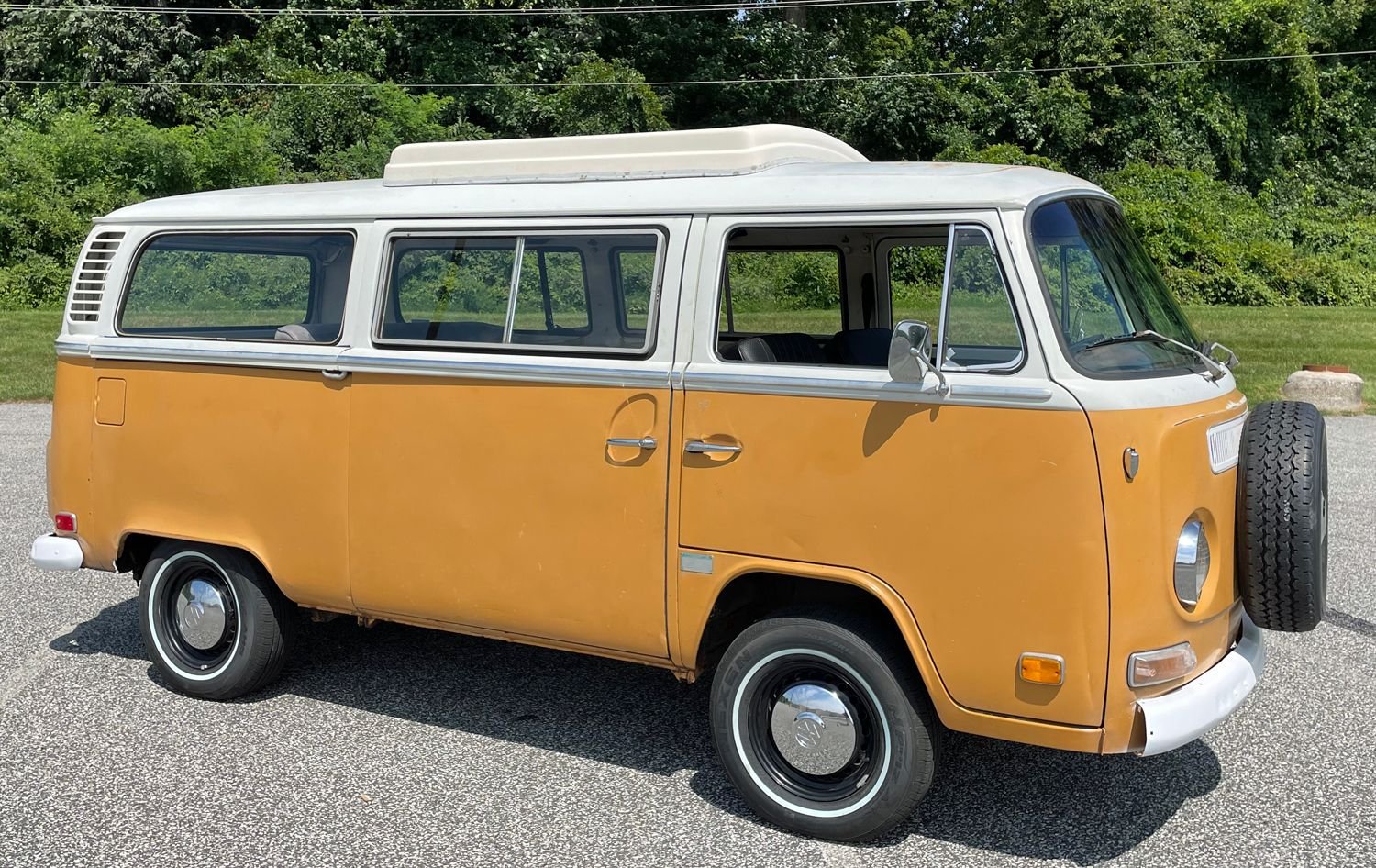 23064 | 1972 Volkswagen Bus Pop-top | Connors Motorcar Company