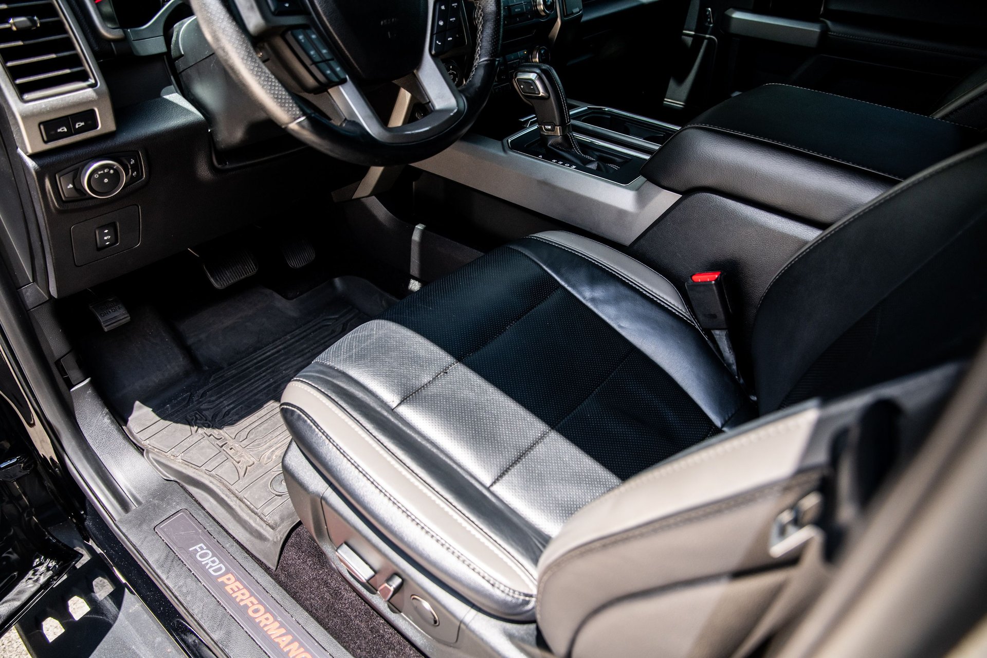 Ford F150 Raptor Interior