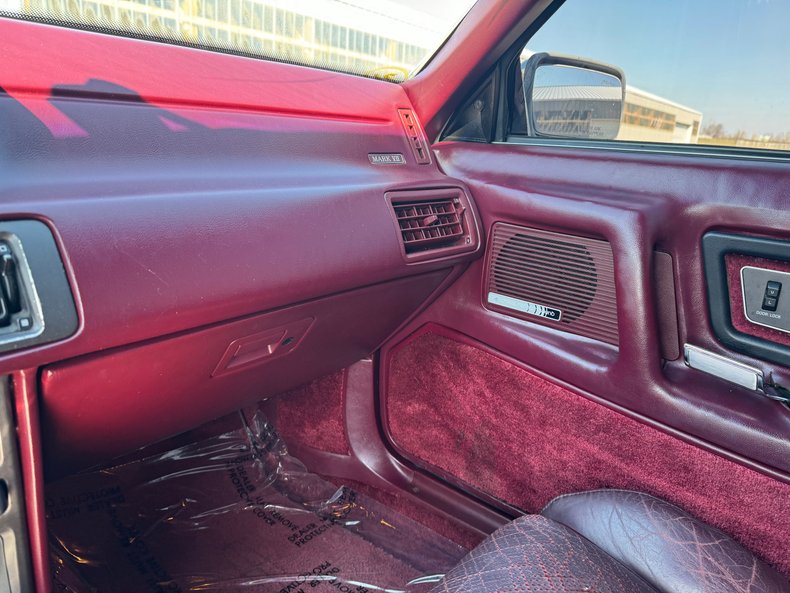 1990 Lincoln Mark VII 42