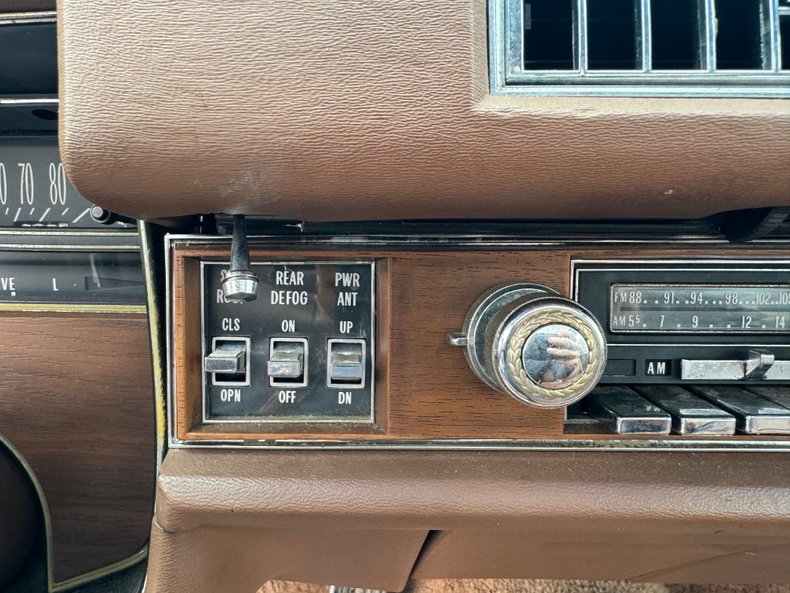1975 Cadillac Fleetwood 48