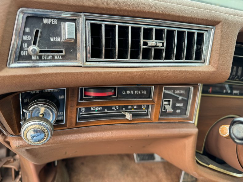 1975 Cadillac Fleetwood 51