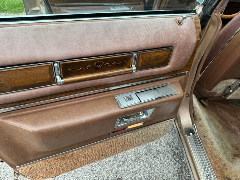 1975 Cadillac Fleetwood 42