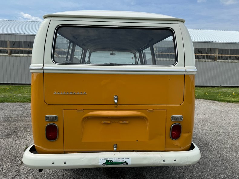 1971 Volkswagen Transporter 10