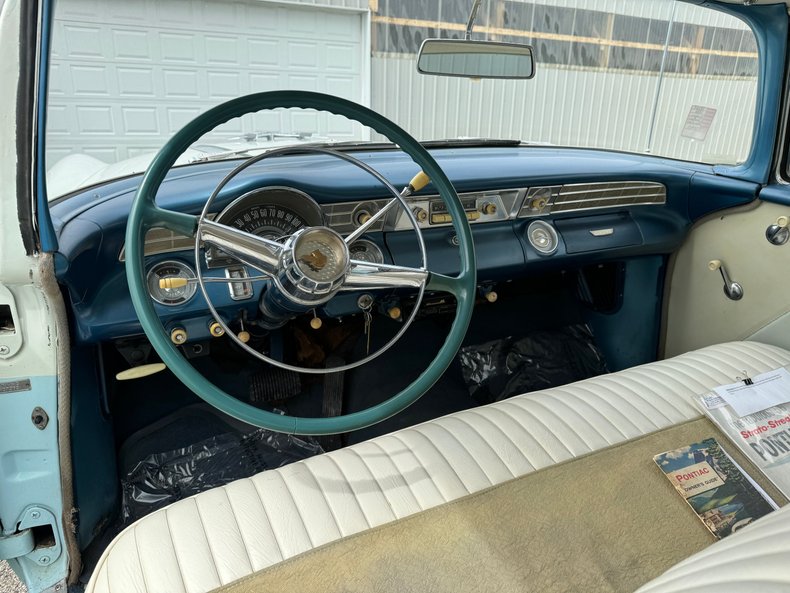 1956 Pontiac Chieftain 37