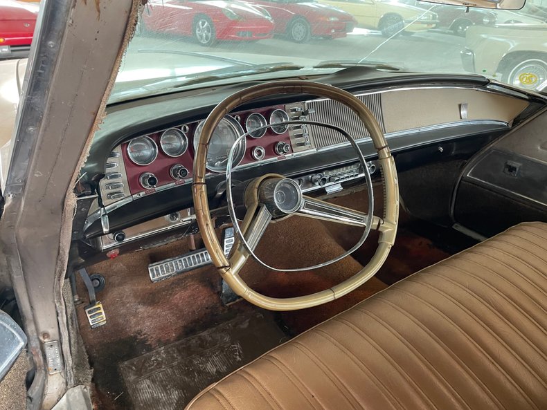 1964 Chrysler New Yorker 38