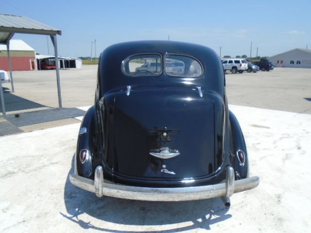 1939 Plymouth Deluxe 4