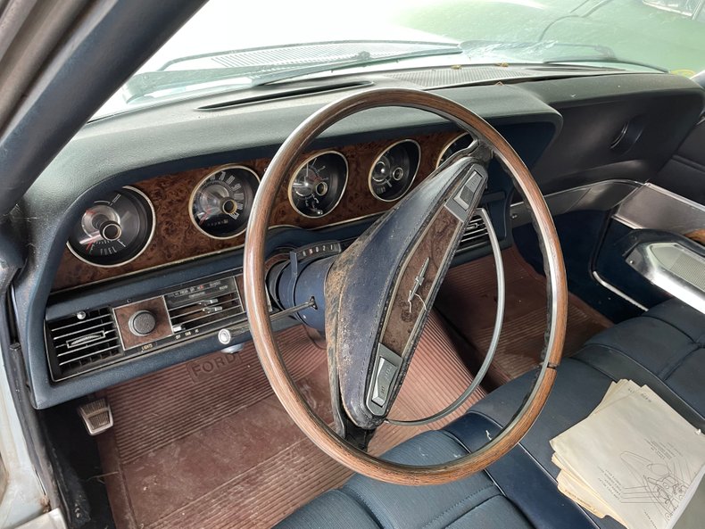 1968 Ford Thunderbird 18