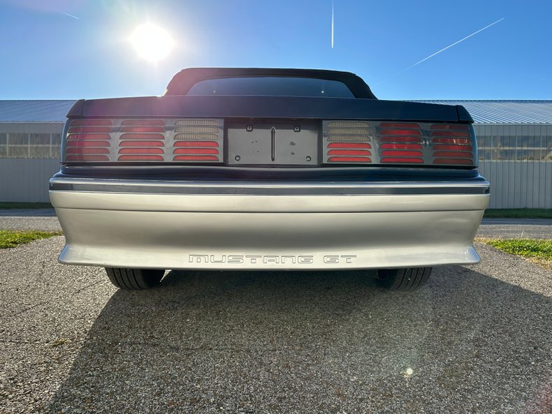 1987 Ford Mustang GT 9