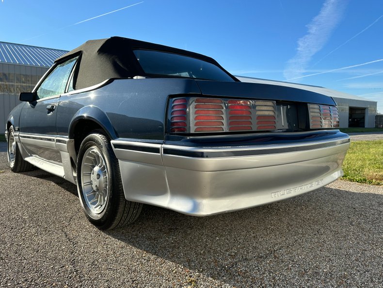 1987 Ford Mustang GT 11