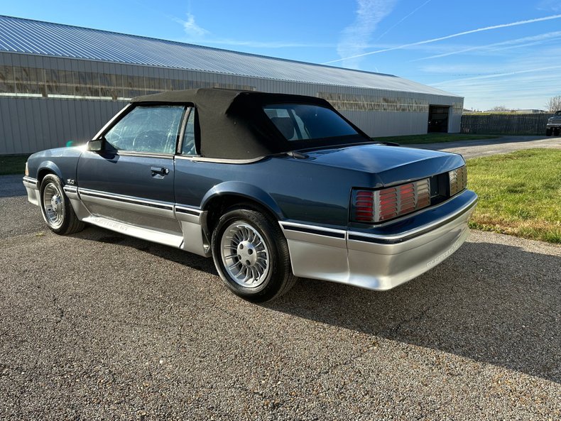 1987 Ford Mustang GT 12