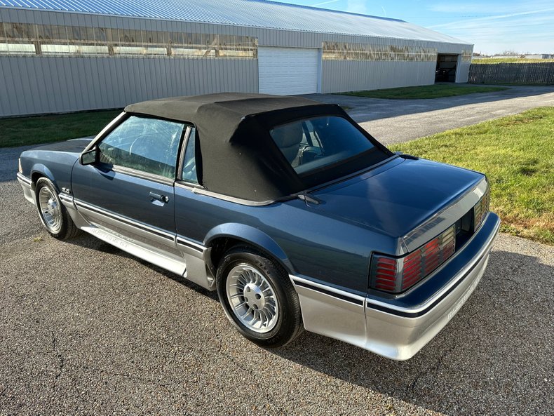 1987 Ford Mustang GT 13