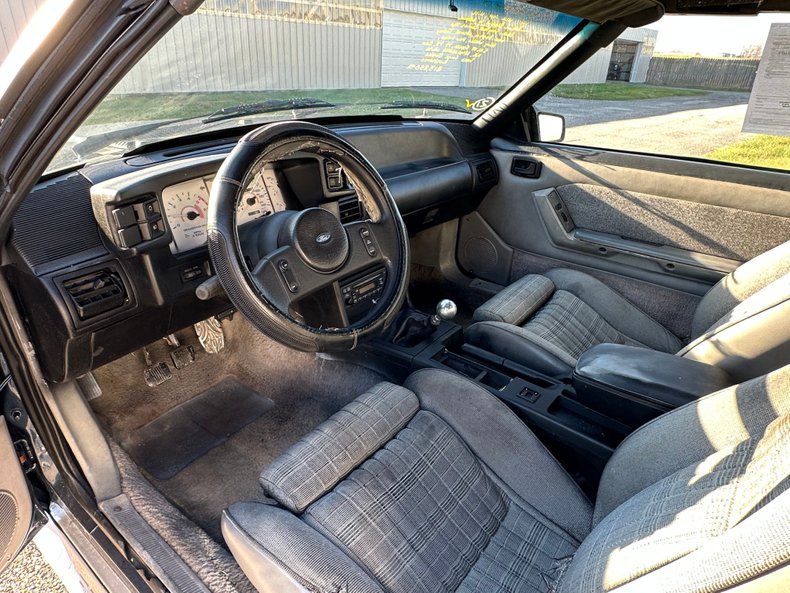 1987 Ford Mustang GT 15