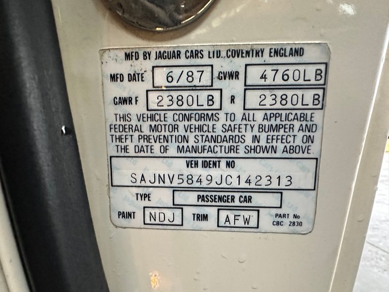 1988 Jaguar XJS 38