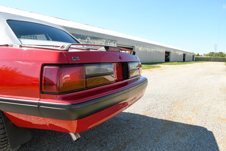 1989 Ford Mustang 8