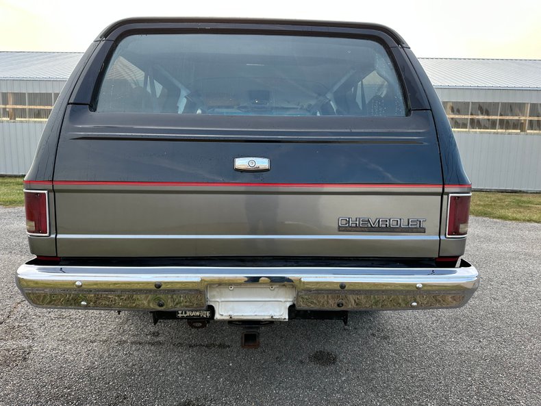 1989 Chevrolet Suburban 11