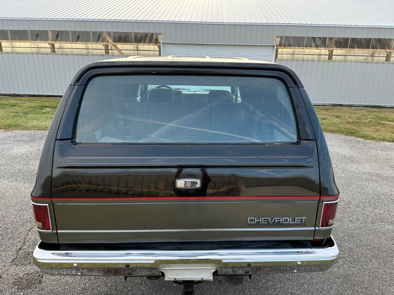 1989 Chevrolet Suburban 12
