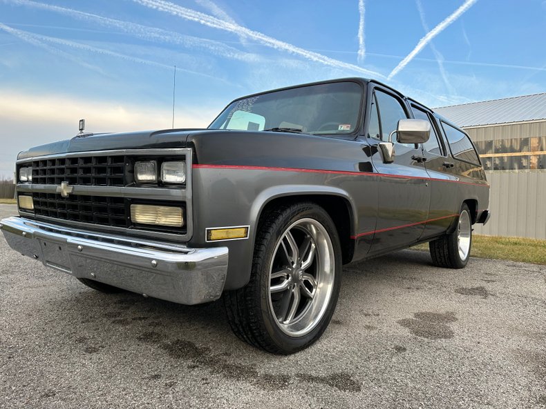 1989 Chevrolet Suburban 2