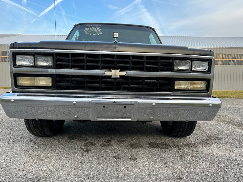 1989 Chevrolet Suburban 4