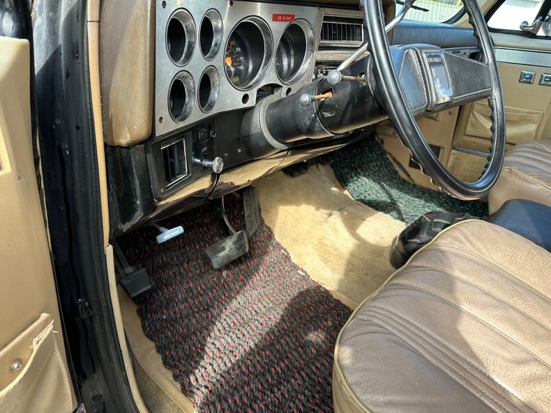 1983 Chevrolet Suburban 27